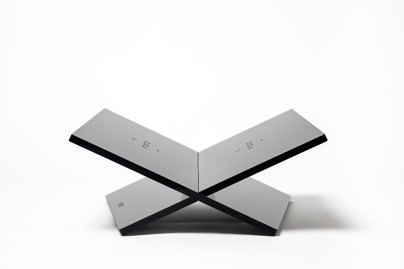 Byble Book Stand Black view 2