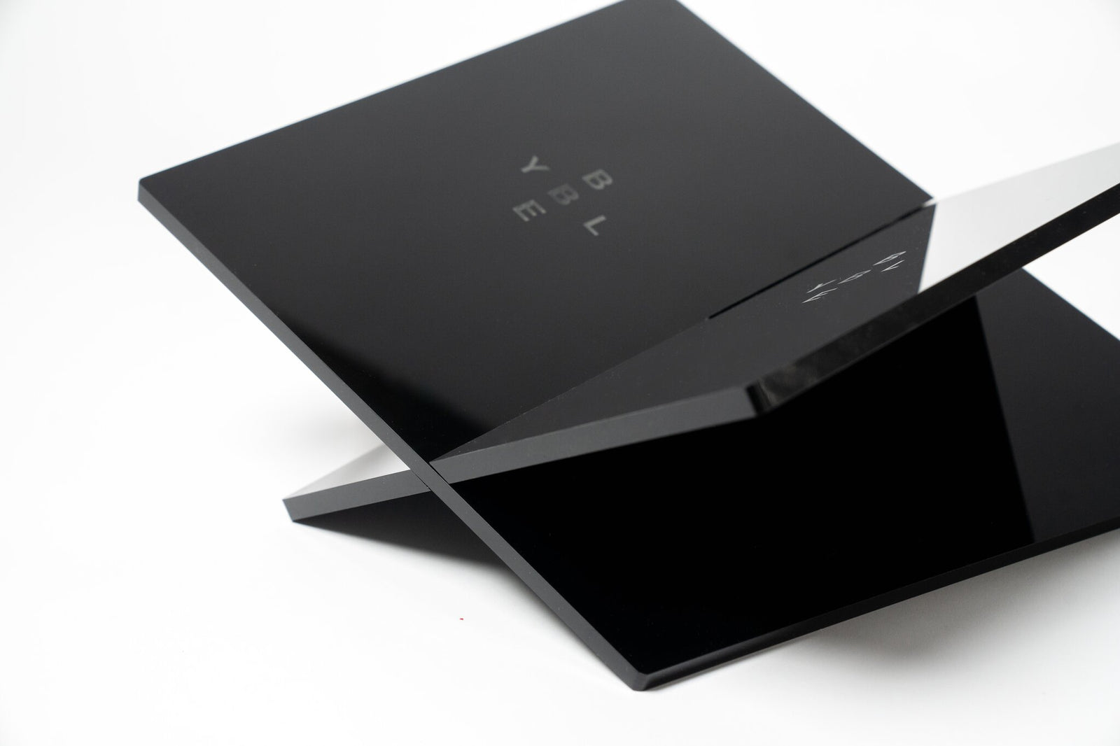 Byble Book Stand Black view 4